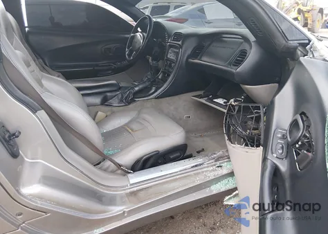 2001 Chevrolet Corvette z USA, uszkodzony, nr VIN 1G1YY22GX15101223